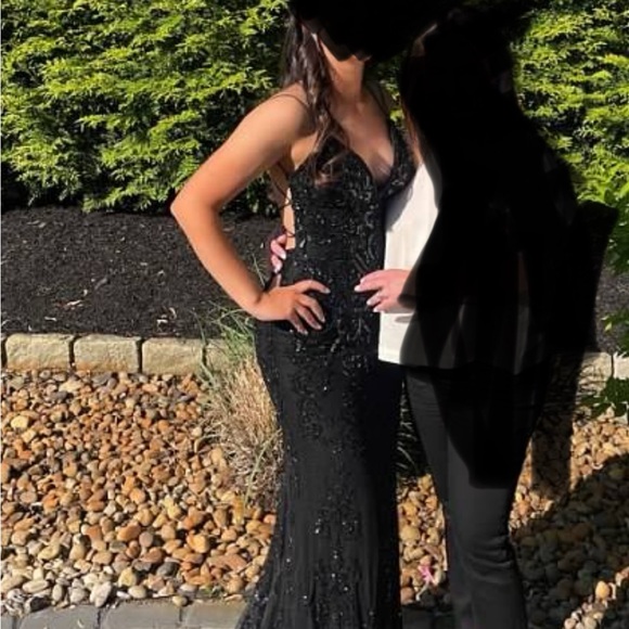 Sherrie Hill black Prom dress 54329 Beaded gown with deep 
V-neckline Sz2 Black - Picture 8 of 16